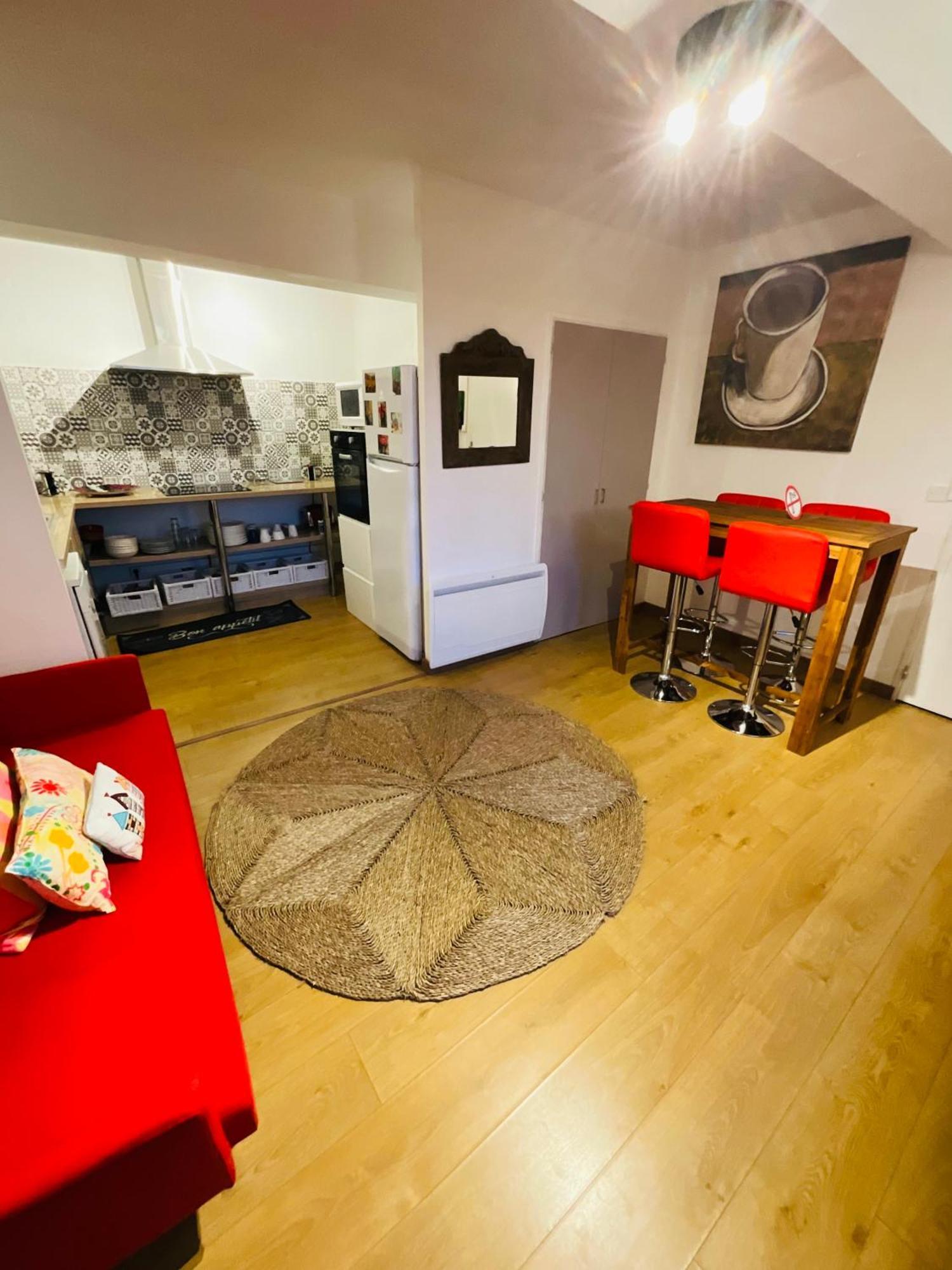 No 14 , 15 Meters Plein Centre Mirepoix Apartment Tres Calme Netflix ,Terrace Sleeps 4 70 M2 Luaran gambar